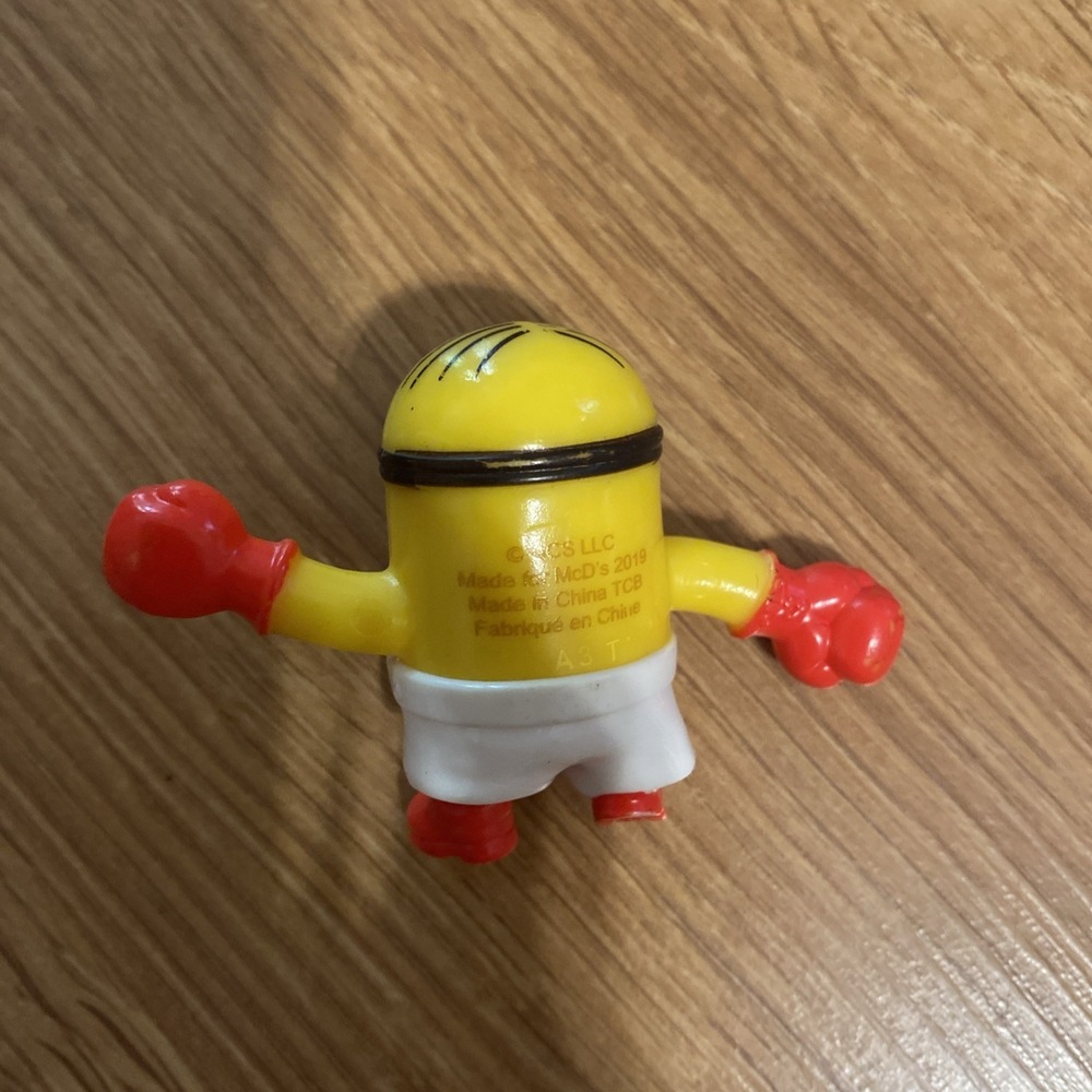 2019 Boxing Boxer Stuart 2" McDonald's Minion Figure Despicable Me Rise of Gru - Picture 3 of 5